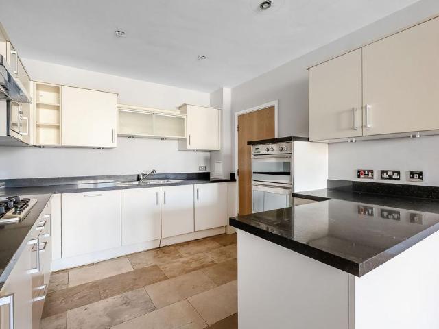 Flat for sale in St James, Sandown Park