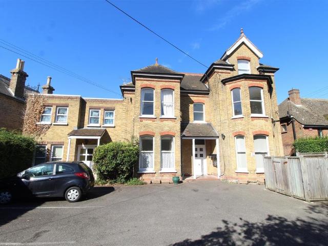 Flat for sale in St. Peter's, Acol
