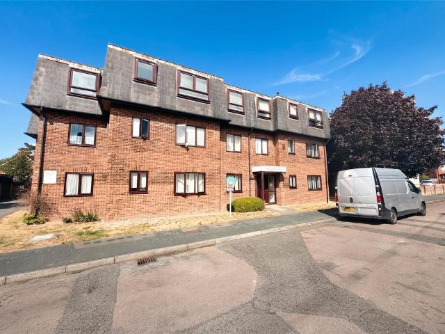 Flat for sale in Camberley, Surrey Heath