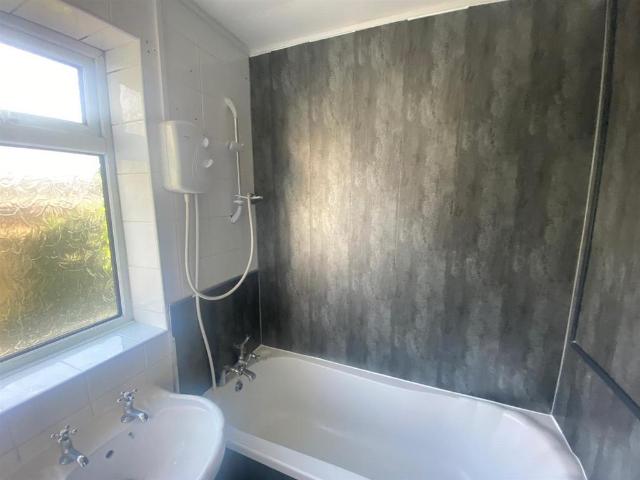 Flat for sale in Broadgate, Preston