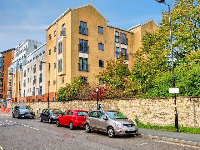 Flat for sale in Chapel, Southampton