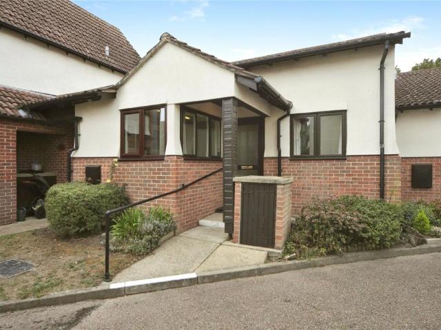 Flat for sale in Eastbridge, Suffolk