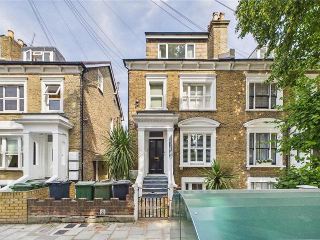 Flat for sale in Streatham Hill, Greater London