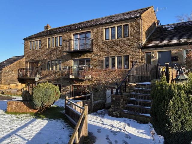 Flat for sale in Saddleworth, Pendock