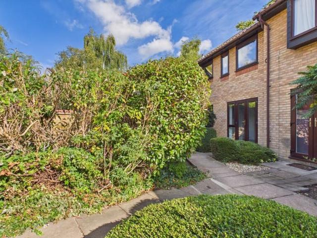 Flat for sale in Mildenhall Road Estate, West Suffolk