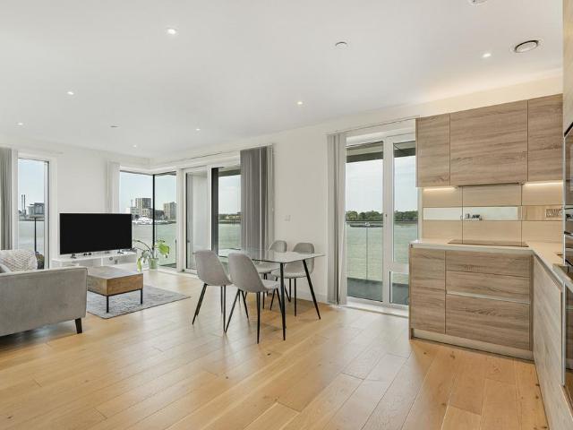 Flat for sale in Greater London