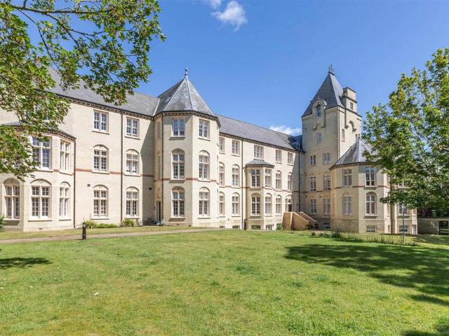 Flat for sale in Fairfield Park, Bedfordshire