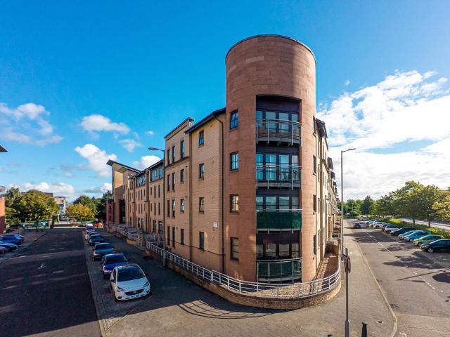 Flat for sale in Laurieston, Gorbals