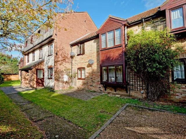 Flat for sale in St. Ives, Huntingdon