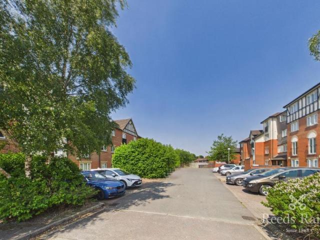 Flat for sale in Clifton, Salford