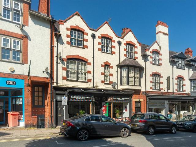 Flat for sale in Llanfairfechan, Wales