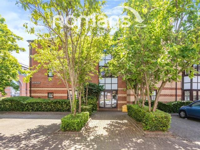 Flat for sale in Reading
