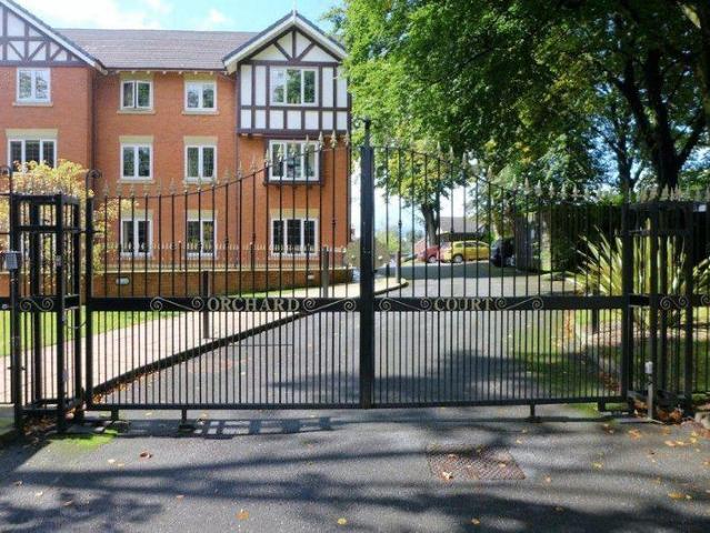 Flat for sale in Hollins, Bury