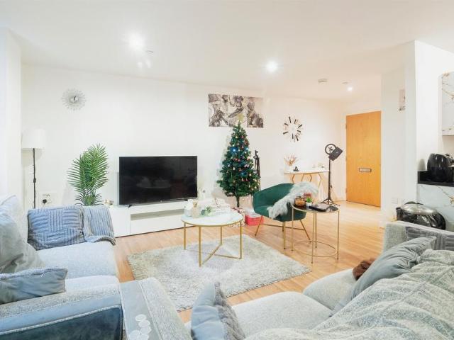 Flat for sale in Black Friars, Old Wharf