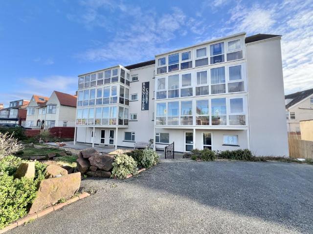 Flat for sale in Knowle, Blackpool