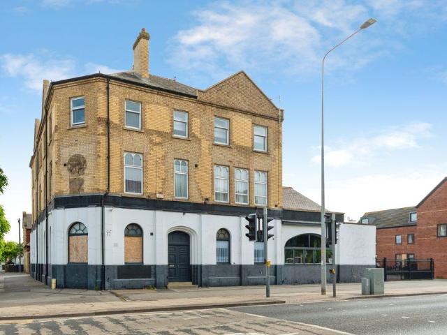Flat for sale in New Clee, Cleethorpes