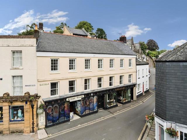 Flat for sale in Weir Quay, Devon