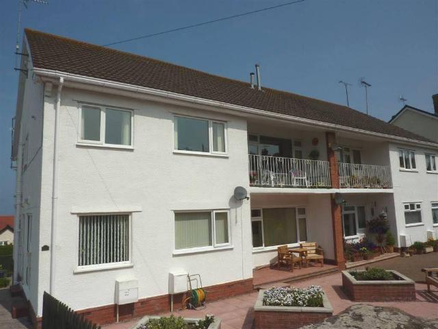 Flat for sale in Old Colwyn, Wales