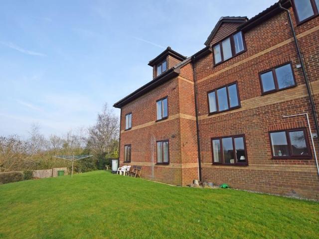 Flat for sale in Chawton, Bolton Low Houses