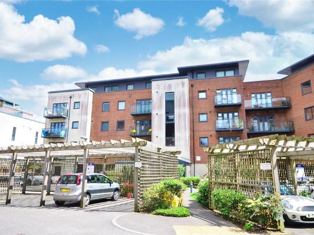 Flat for sale in Blackwell, Perryfields