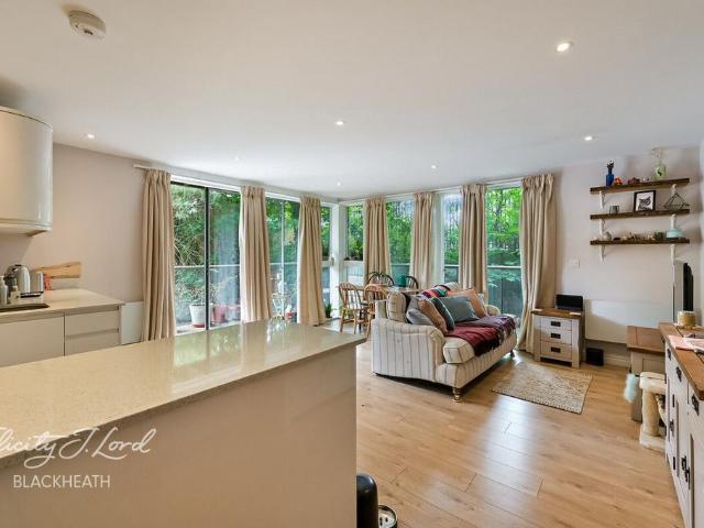 Flat for sale in Welling, Greater London