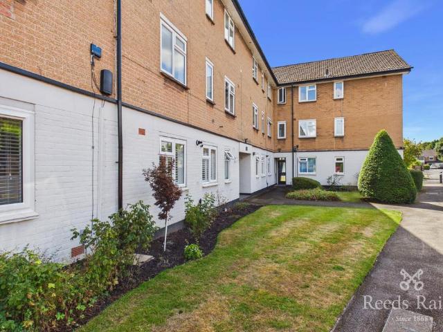 Flat for sale in Sale Moor, Trafford Park