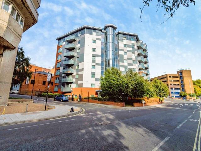 Flat for sale in Cultural Quarter, Southampton