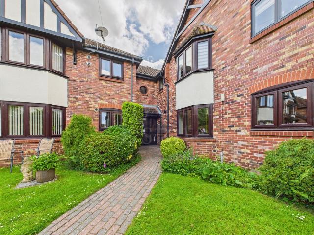 Flat for sale in Rushock, Worcestershire