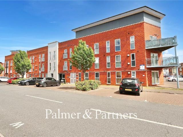 Flat for sale in Maidenhall, Key Street