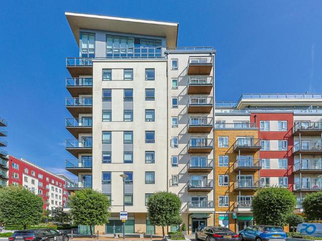 Flat for sale in Colindale, Greater London