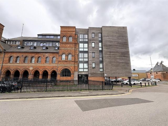 Flat for sale in Alverton, East Midlands