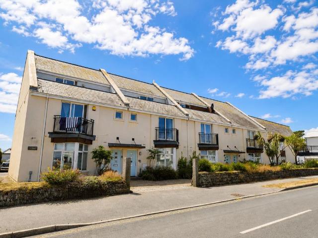 Flat for sale in Newquay, Cornwall