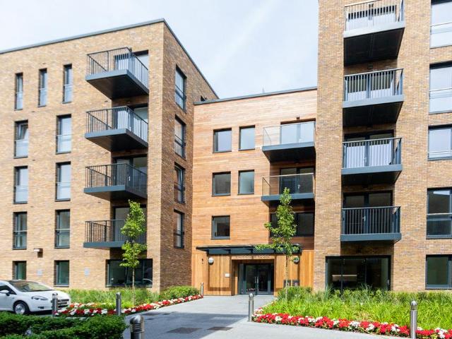 Flat for sale in London Borough of Lewisham, Greater London