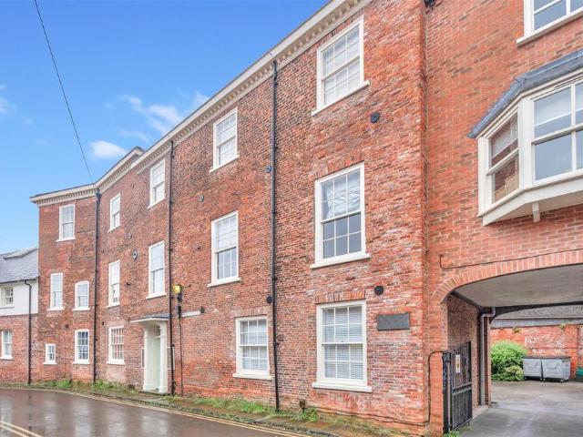 Flat for sale in High Field, York