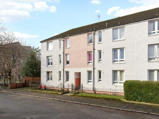 Flat for sale in Bridgeton, Scotland