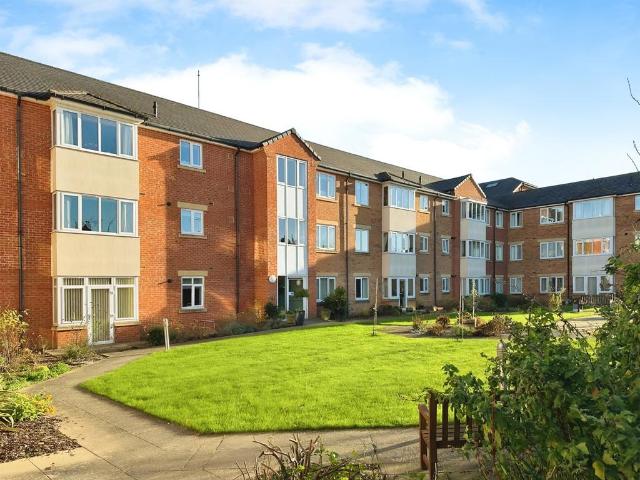 Flat for sale in Barholm, Lincolnshire