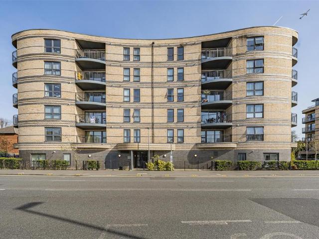 Flat for sale in Slough, Isle Of Man