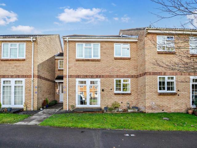 Flat for sale in Golden Valley, Gloucestershire