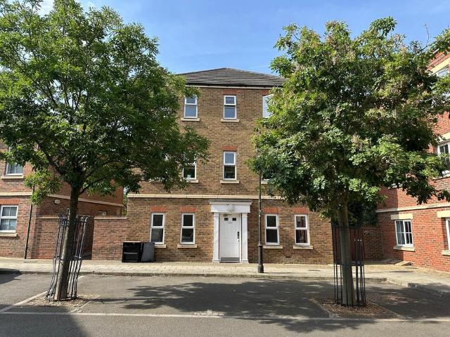 Flat for sale in Coldharbour, Buckinghamshire