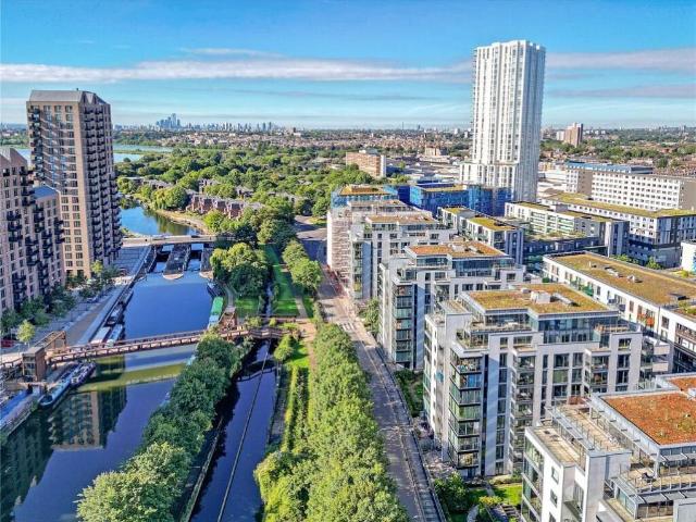 Flat for sale in Hale Village, Tottenham Hale