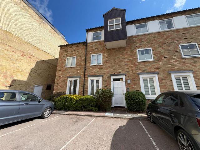 Flat for sale in Huntingdon, Cambridgeshire
