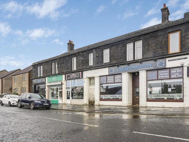 Flat for sale in Bathgate, Scotland