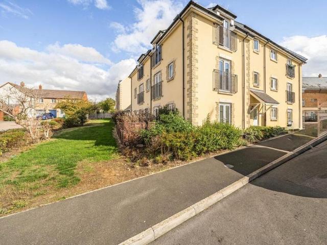 Flat for sale in Redhouse, Blunsdon St Andrew