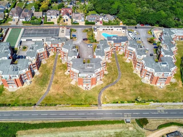 Flat for sale in Milford-on-Sea, Ashurst Bridge