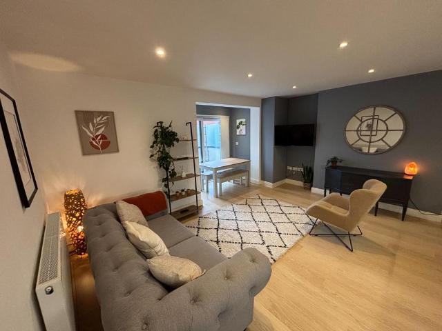 Flat for sale in Highfields, Old Wharf