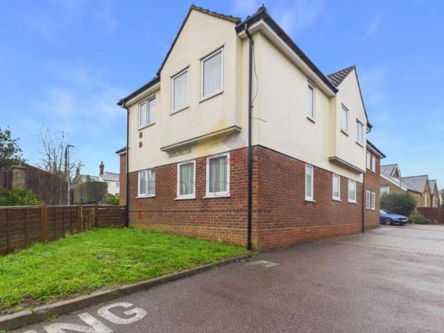 Flat for sale in Bocking, Chipping Hill