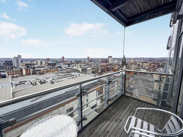 Flat for sale in West Yorkshire