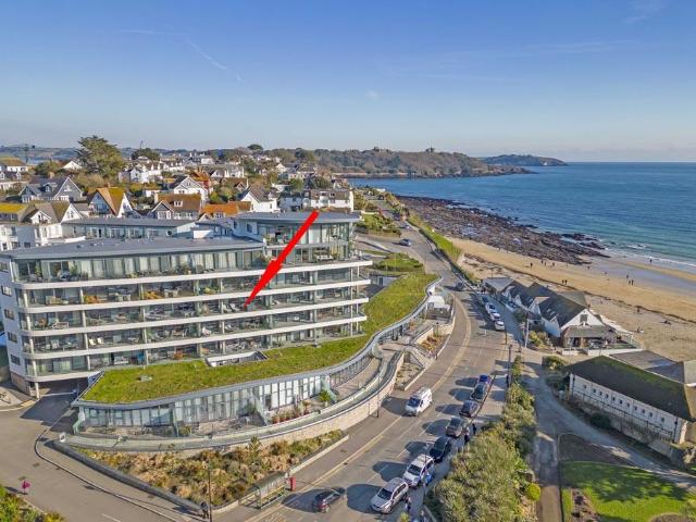 Flat for sale in Falmouth, Cornwall