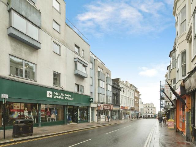 Flat for sale in Round Hill, Brighton & Hove