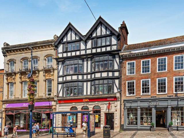 Flat for sale in Midway, Kent